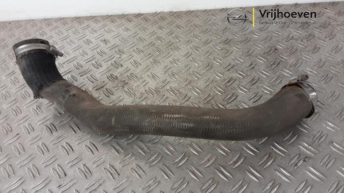 Gebruikte Intercooler Slang Opel Combo Cargo 1.5 CDTI 100 Prijs € 30,00 Margeregeling aangeboden door Autodemontage Vrijhoeven B.V.