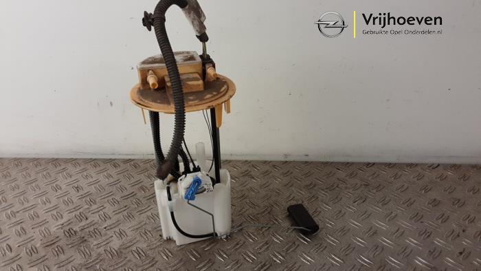 Gebruikte Tank element Pomp Opel Combo Cargo 1.5 CDTI 100 Prijs € 90,00 Margeregeling aangeboden door Autodemontage Vrijhoeven B.V.