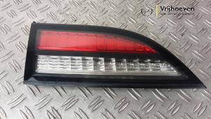 Gebruikte Reflector achterklep links Opel Ampera 1.4 16V Prijs € 100,00 Margeregeling aangeboden door Autodemontage Vrijhoeven B.V.