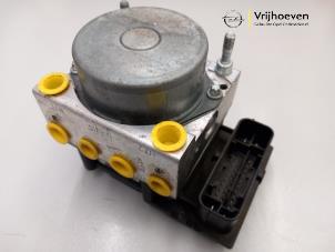 Gereviseerde ABS Pomp Opel Corsa D 1.2 16V Prijs € 332,75 Inclusief btw aangeboden door Autodemontage Vrijhoeven B.V.