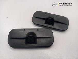 Nieuwe Ruitensproeier voor Opel Astra K Sports Tourer 1.4 Turbo 16V Prijs € 19,95 Inclusief btw aangeboden door Autodemontage Vrijhoeven B.V.