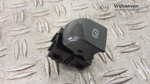 Gebruikte Handrem schakelaar Opel Ampera 1.4 16V Prijs € 20,00 Margeregeling aangeboden door Autodemontage Vrijhoeven B.V.