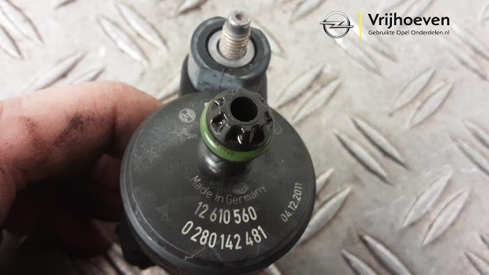 Evap klep van een Opel Ampera 1.4 16V 2012