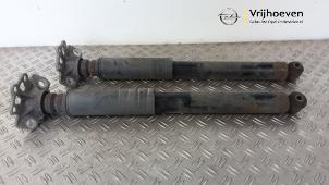 Gebruikte Schokbreker set Opel Corsa E 1.6 OPC Turbo 16V Prijs € 160,00 Margeregeling aangeboden door Autodemontage Vrijhoeven B.V.