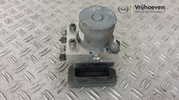 Gebruikte ABS Pomp Opel Karl 1.0 12V Prijs € 60,00 Margeregeling aangeboden door Autodemontage Vrijhoeven B.V.
