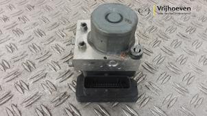 Gebruikte ABS Pomp Opel Corsa E 1.6 OPC Turbo 16V Prijs € 45,00 Margeregeling aangeboden door Autodemontage Vrijhoeven B.V.