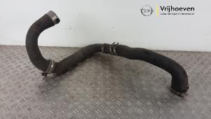Gebruikte Intercooler Slang Opel Corsa E 1.6 OPC Turbo 16V Prijs € 60,00 Margeregeling aangeboden door Autodemontage Vrijhoeven B.V.