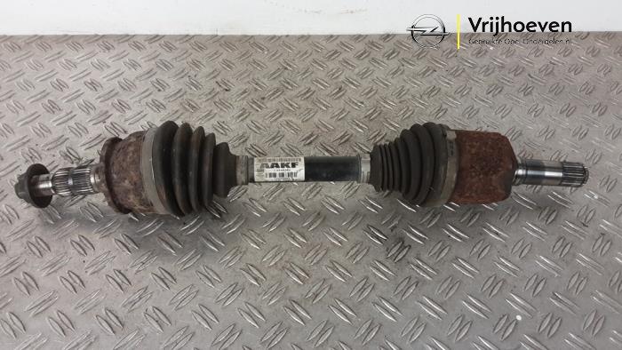 Gebruikte Aandrijfas links-voor Opel Zafira Tourer (P12) 2.0 CDTI 16V 165 Ecotec Prijs € 100,00 Margeregeling aangeboden door Autodemontage Vrijhoeven B.V.