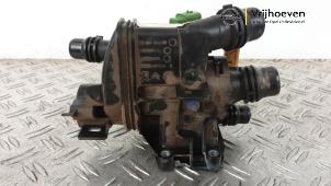 Gebruikte Thermostaathuis Opel Crossland (X) 1.2 Turbo 12V Euro 6d-temp Prijs € 30,00 Margeregeling aangeboden door Autodemontage Vrijhoeven B.V.