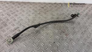 Gebruikte Olie Peilstok Opel Crossland (X) 1.2 Turbo 12V Euro 6d-temp Prijs € 10,00 Margeregeling aangeboden door Autodemontage Vrijhoeven B.V.