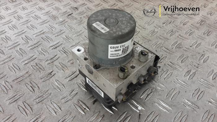 ABS Pomp van een Opel Mokka/Mokka X 1.6 16V EcoFlex 4x2 2016