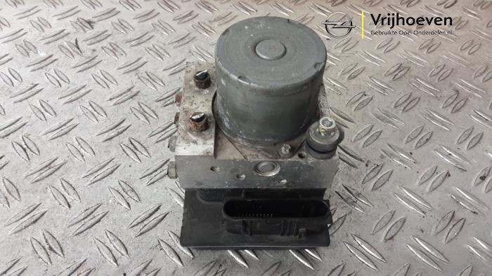 Gebruikte ABS Pomp Opel Corsa D 1.6i OPC 16V Turbo Prijs € 175,00 Margeregeling aangeboden door Autodemontage Vrijhoeven B.V.