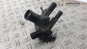 Gebruikte Thermostaathuis Opel Astra K 1.0 Turbo 12V Prijs € 40,00 Margeregeling aangeboden door Autodemontage Vrijhoeven B.V.