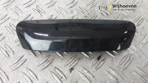Gebruikte Handgreep Achterklep Opel Corsa D 1.6i OPC 16V Turbo Prijs € 20,00 Margeregeling aangeboden door Autodemontage Vrijhoeven B.V.