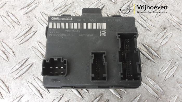 Gebruikte Deur module Opel Astra L Sports Tourer (F4/FC/FN/FR) 1.2 Turbo 130 12V Prijs € 50,00 Inclusief btw aangeboden door Autodemontage Vrijhoeven B.V.