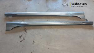 Gebruikte Zijskirtset links + rechts Opel Insignia Sports Tourer 1.6 CDTI 16V 136 Prijs € 500,00 Margeregeling aangeboden door Autodemontage Vrijhoeven B.V.