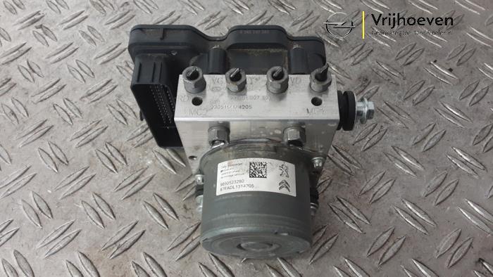 Gebruikte ABS Pomp Opel Astra L Sports Tourer (F4/FC/FN/FR) 1.2 Turbo 130 12V Prijs € 300,00 Inclusief btw aangeboden door Autodemontage Vrijhoeven B.V.
