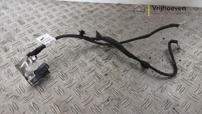 Gebruikte Accu sensor Opel Astra L Sports Tourer (F4/FC/FN/FR) 1.2 Turbo 130 12V Prijs € 45,00 Inclusief btw aangeboden door Autodemontage Vrijhoeven B.V.