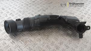 Intercooler Buis van een Opel Astra L Sports Tourer (F4/FC/FN/FR) 1.2 Turbo 130 12V 2023
