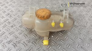 Gebruikte Expansievat Opel Meriva 1.6 16V Prijs € 25,00 Margeregeling aangeboden door Autodemontage Vrijhoeven B.V.