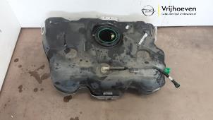 Gebruikte Tank Opel Insignia Sports Tourer 2.0 CDTI 16V Prijs € 200,00 Margeregeling aangeboden door Autodemontage Vrijhoeven B.V.