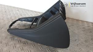 Gebruikte Middenconsoles Opel Astra K 1.6 CDTI 110 16V Prijs € 60,00 Margeregeling aangeboden door Autodemontage Vrijhoeven B.V.