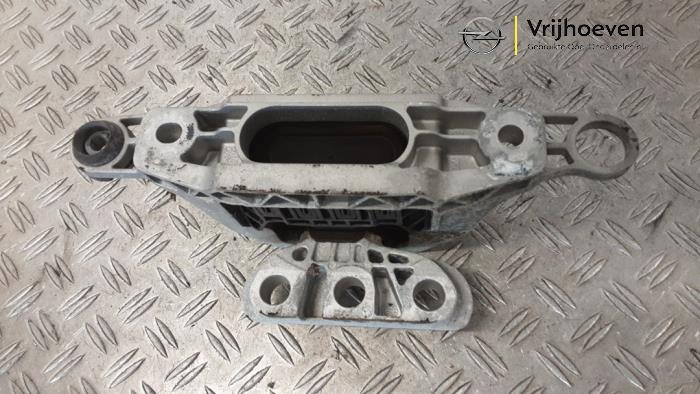 Motorsteun van een Opel Insignia Sports Tourer 2.0 CDTI 16V 2019