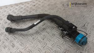 Gebruikte Vulpijp ad-blue tank Opel Insignia Sports Tourer 2.0 CDTI 16V Prijs € 90,00 Margeregeling aangeboden door Autodemontage Vrijhoeven B.V.