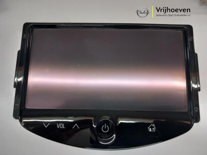 Gebruikte Radio module Opel Adam 1.2 16V Prijs € 250,00 Margeregeling aangeboden door Autodemontage Vrijhoeven B.V.