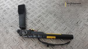 Gebruikte Gordelspanner links Opel Astra K Sports Tourer 1.6 CDTI 136 16V Prijs € 50,00 Margeregeling aangeboden door Autodemontage Vrijhoeven B.V.