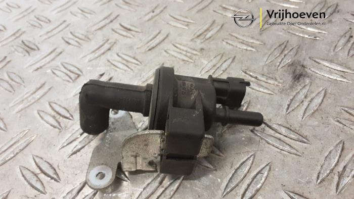 Gebruikte Evap klep Opel Meriva (B) 1.4 16V Ecotec Prijs € 30,00 Margeregeling aangeboden door Autodemontage Vrijhoeven B.V.
