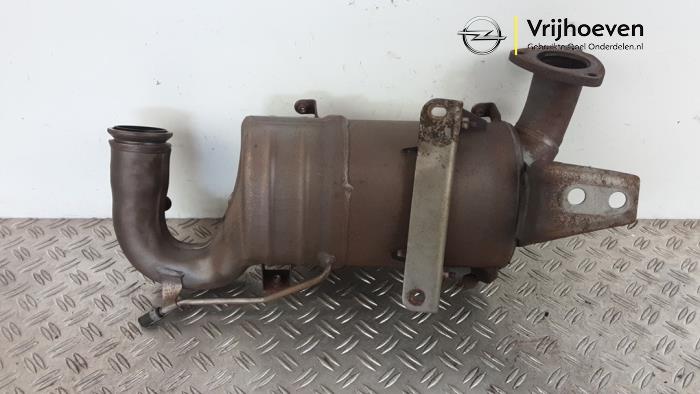 Gebruikte Roetfilter Opel Astra J GTC (PD2/PF2) 2.0 CDTI 16V ecoFLEX Prijs € 400,00 Margeregeling aangeboden door Autodemontage Vrijhoeven B.V.