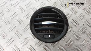 Gebruikte Luchtrooster Dashboard Opel Adam 1.2 Prijs € 15,00 Margeregeling aangeboden door Autodemontage Vrijhoeven B.V.