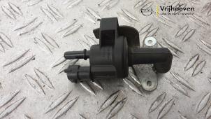 Gebruikte Evap klep Opel Adam 1.2 16V Prijs € 30,00 Margeregeling aangeboden door Autodemontage Vrijhoeven B.V.