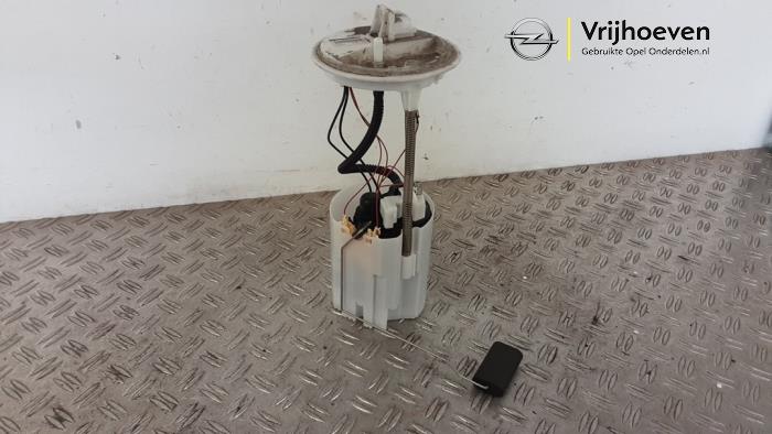 Gebruikte Tank element Pomp Opel Adam 1.2 16V Prijs € 50,00 Margeregeling aangeboden door Autodemontage Vrijhoeven B.V.