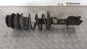 Gebruikte Mac Phersonpoot links-voor Opel Corsa C (F08/68) 1.0 12V Prijs € 40,00 Margeregeling aangeboden door Autodemontage Vrijhoeven B.V.