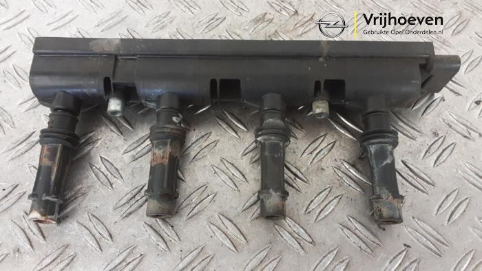 Gebruikte Bobine Opel Adam 1.2 16V Prijs € 40,00 Margeregeling aangeboden door Autodemontage Vrijhoeven B.V.