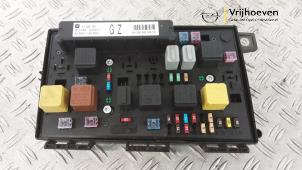 Gebruikte Zekeringkast Opel Astra H SW (L35) 1.6 16V Twinport Prijs € 125,00 Margeregeling aangeboden door Autodemontage Vrijhoeven B.V.