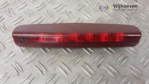 Gebruikte Extra Remlicht midden Opel Astra H (L48) 1.6 16V Twinport Prijs € 25,00 Margeregeling aangeboden door Autodemontage Vrijhoeven B.V.