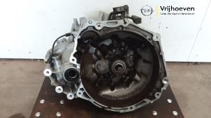 Gebruikte Versnellingsbak Opel Karl 1.0 12V Prijs € 400,00 Margeregeling aangeboden door Autodemontage Vrijhoeven B.V.