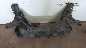Gebruikte Subframe Opel Adam 1.2 16V Prijs € 100,00 Margeregeling aangeboden door Autodemontage Vrijhoeven B.V.