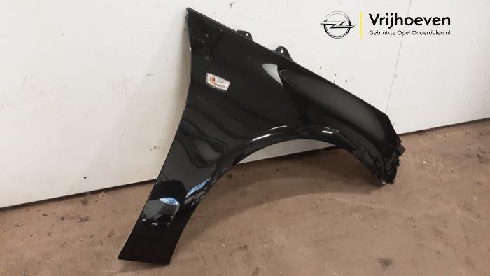 Scherm rechts-voor van een Opel Adam 1.2 16V 2018