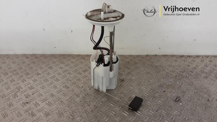 Gebruikte Tank element Pomp Opel Adam 1.2 16V Prijs € 50,00 Margeregeling aangeboden door Autodemontage Vrijhoeven B.V.