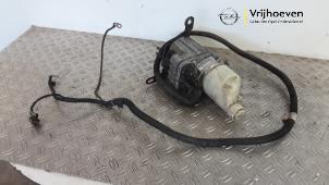 Gebruikte Stuurbekrachtiging Pomp Opel Astra H Twin Top (L67) 1.8 16V Prijs € 400,00 Margeregeling aangeboden door Autodemontage Vrijhoeven B.V.