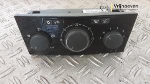 Gebruikte Chaufage Bedieningspaneel Opel Astra H Twin Top (L67) 1.8 16V Prijs € 20,00 Margeregeling aangeboden door Autodemontage Vrijhoeven B.V.