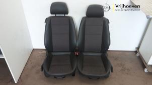 Gebruikte Bekleding Set (compleet) Opel Astra H Twin Top (L67) 1.8 16V Prijs € 250,00 Margeregeling aangeboden door Autodemontage Vrijhoeven B.V.