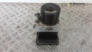 Gebruikte ABS Pomp Opel Astra H Twin Top (L67) 1.8 16V Prijs € 50,00 Margeregeling aangeboden door Autodemontage Vrijhoeven B.V.