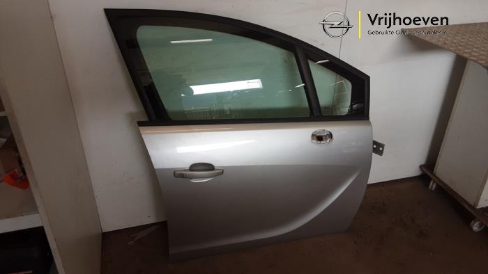 Portier 4Deurs rechts-voor van een Opel Meriva 1.4 16V Ecotec 2010