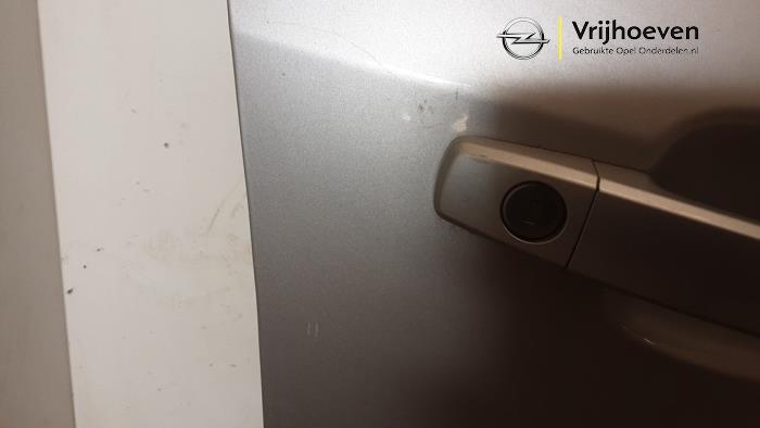 Portier 4Deurs rechts-voor van een Opel Meriva 1.4 16V Ecotec 2010