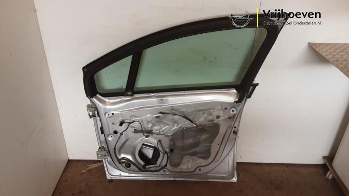 Portier 4Deurs rechts-voor van een Opel Meriva 1.4 16V Ecotec 2010